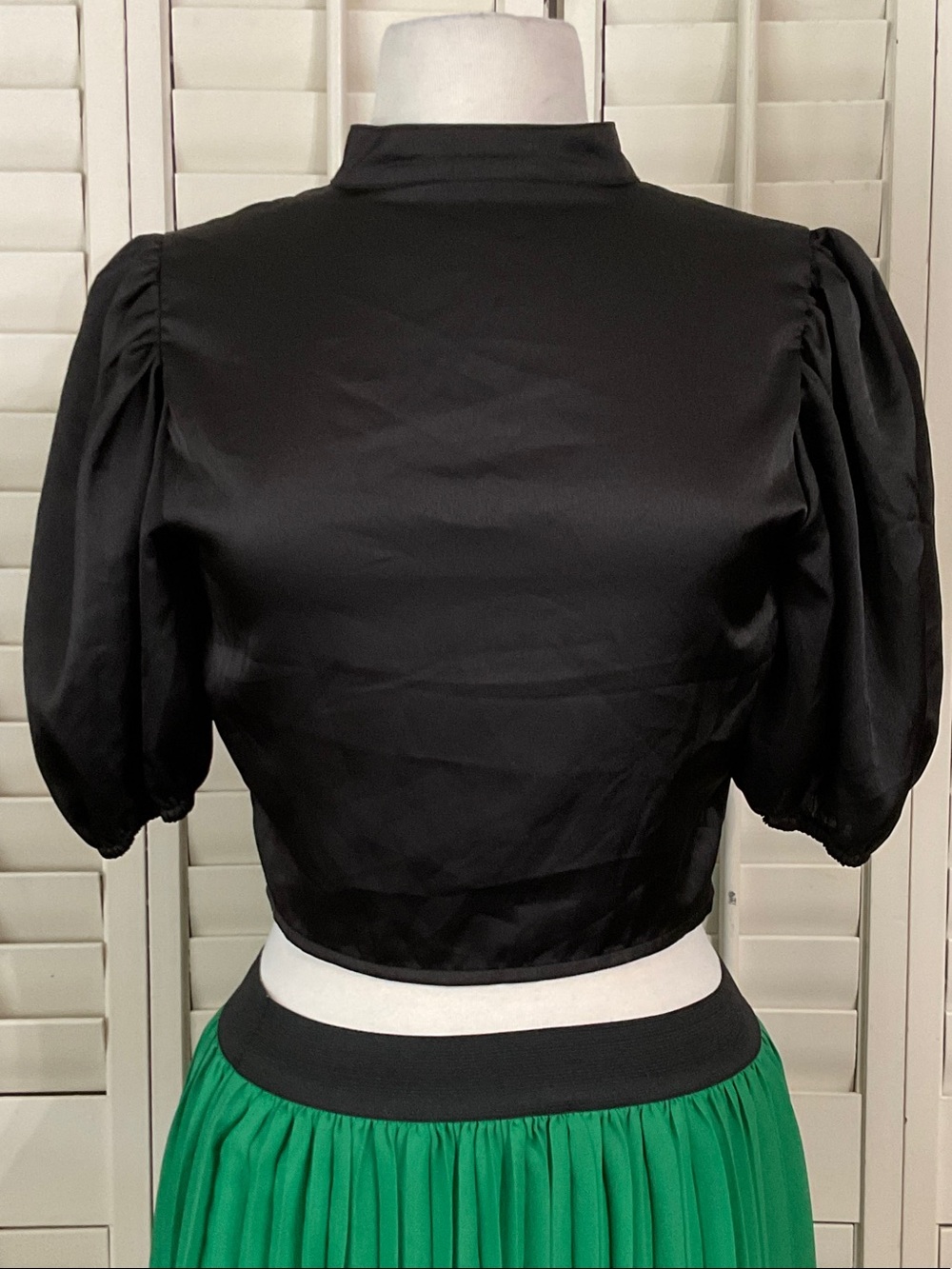 Nasty Gal Black Puff-Sleeve Crop Blouse